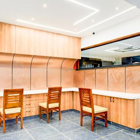 Townhouse Aarav Business Hotel Hyderabad Exteriör bild