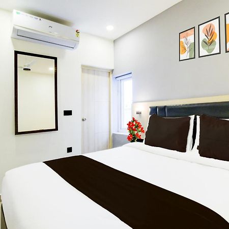 Townhouse Aarav Business Hotel Hyderabad Exteriör bild