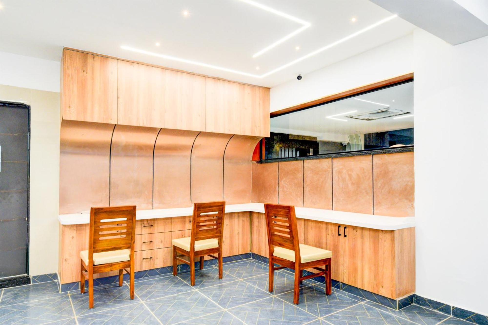 Townhouse Aarav Business Hotel Hyderabad Exteriör bild