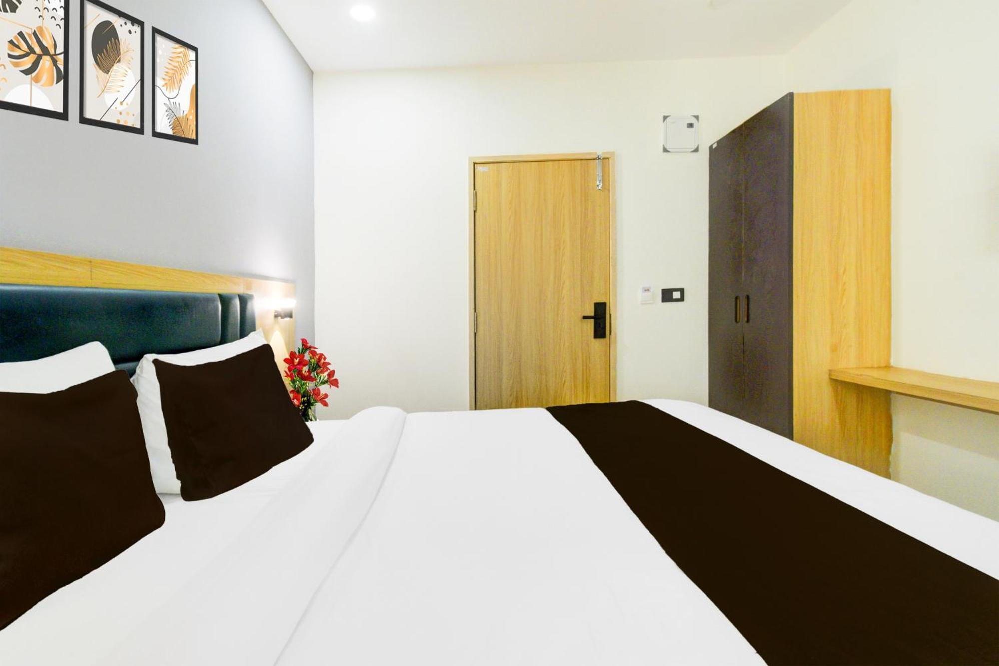 Townhouse Aarav Business Hotel Hyderabad Exteriör bild