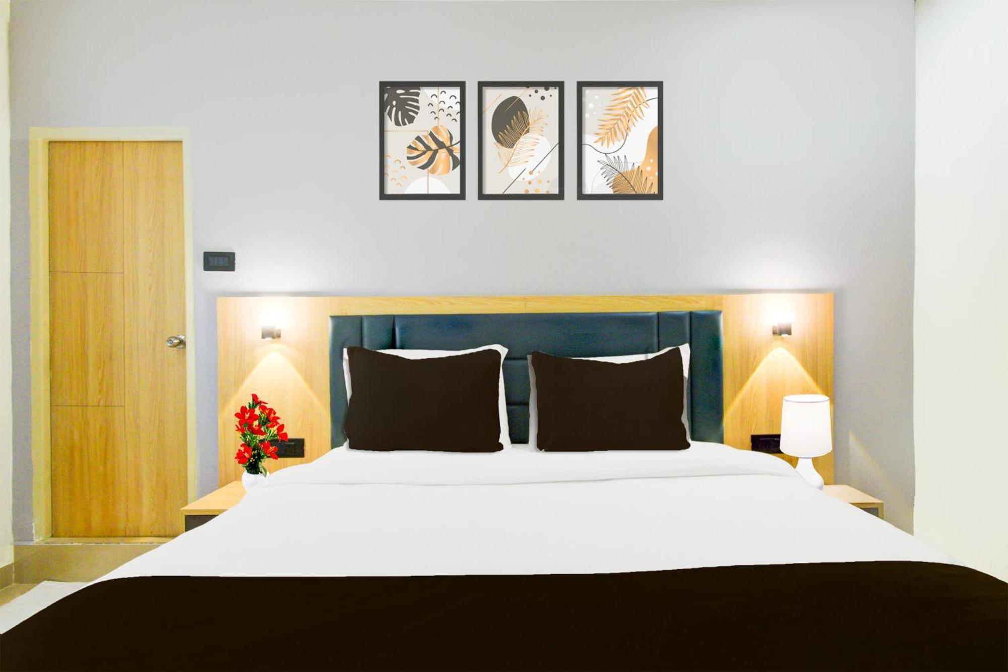 Townhouse Aarav Business Hotel Hyderabad Exteriör bild